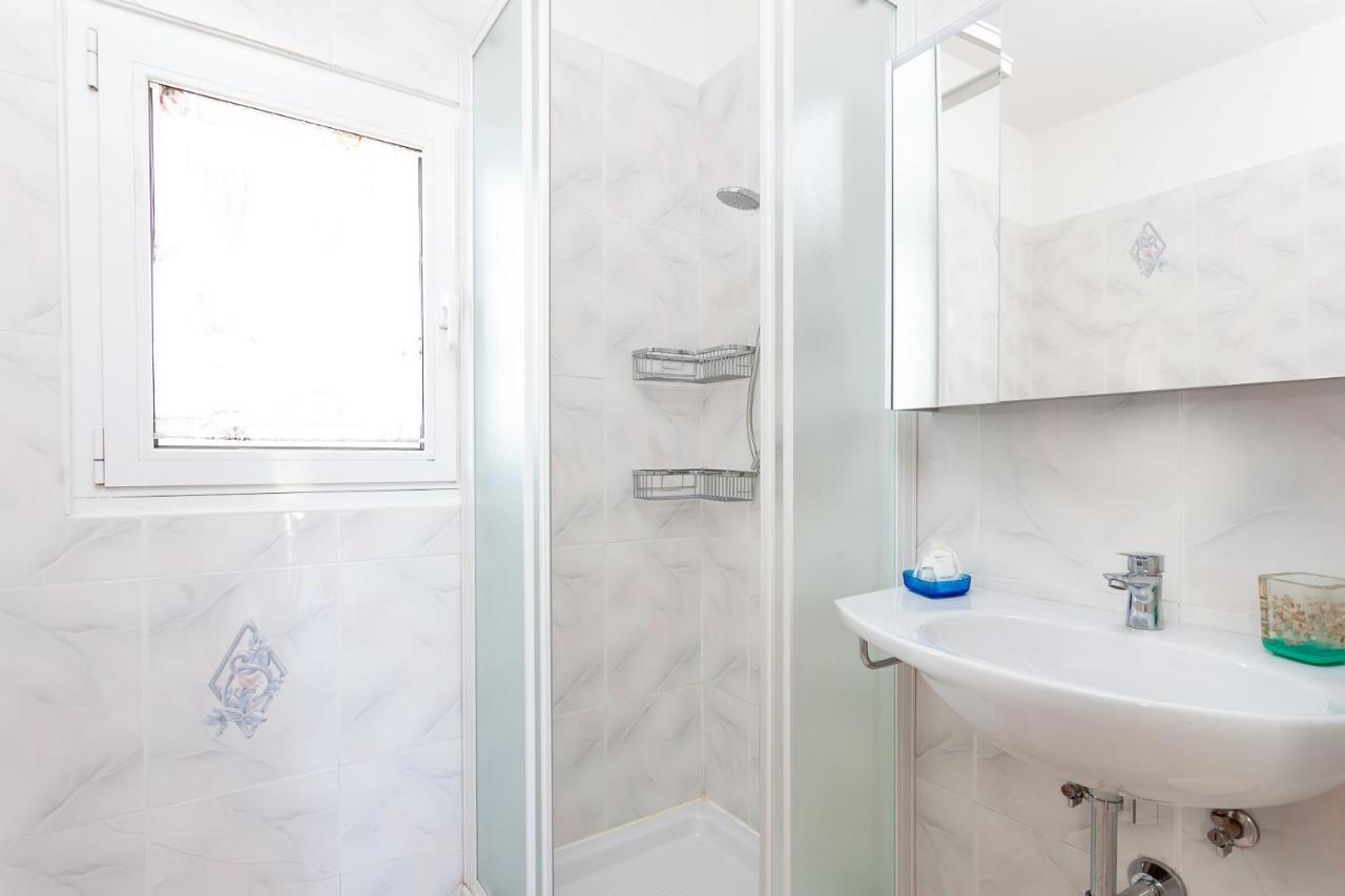 Nicola House Il Faro Apartment Червия Екстериор снимка
