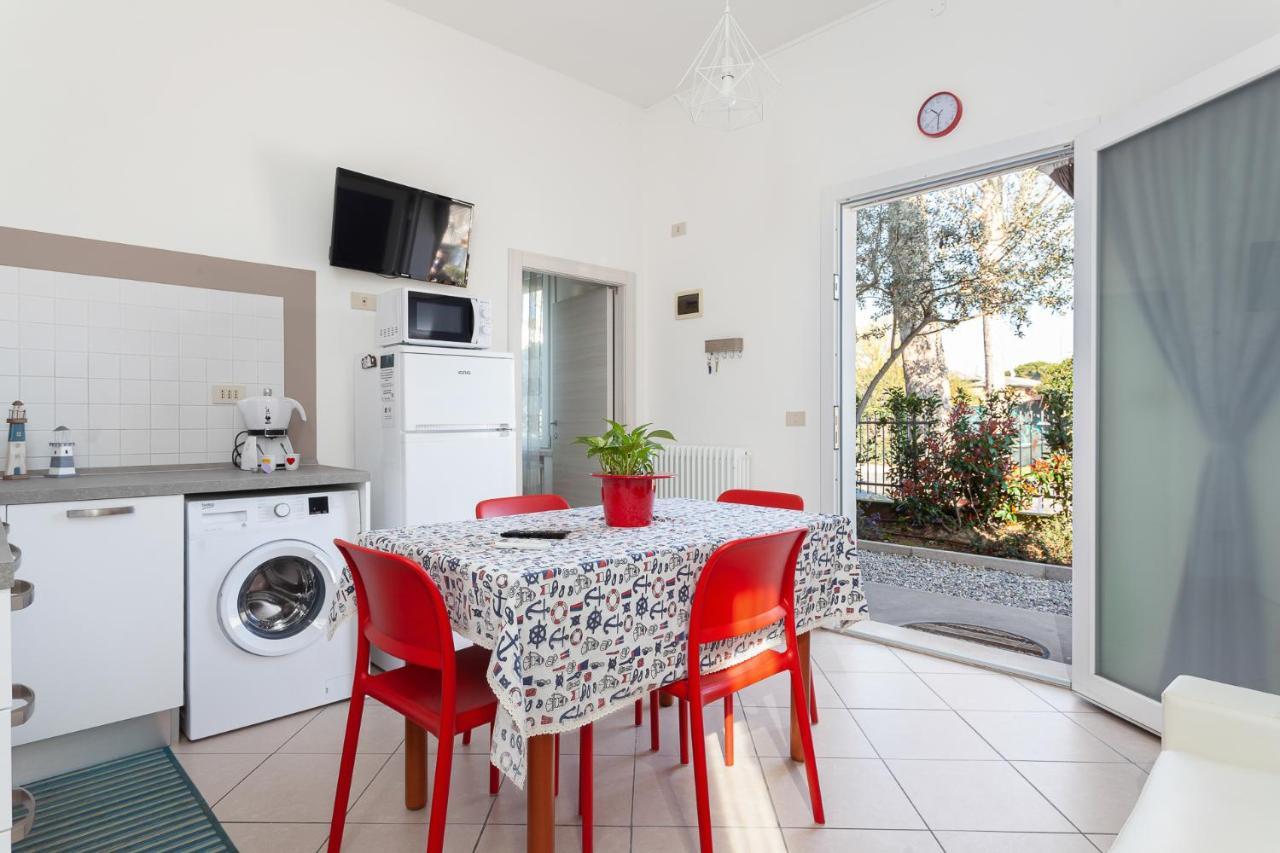 Nicola House Il Faro Apartment Червия Екстериор снимка